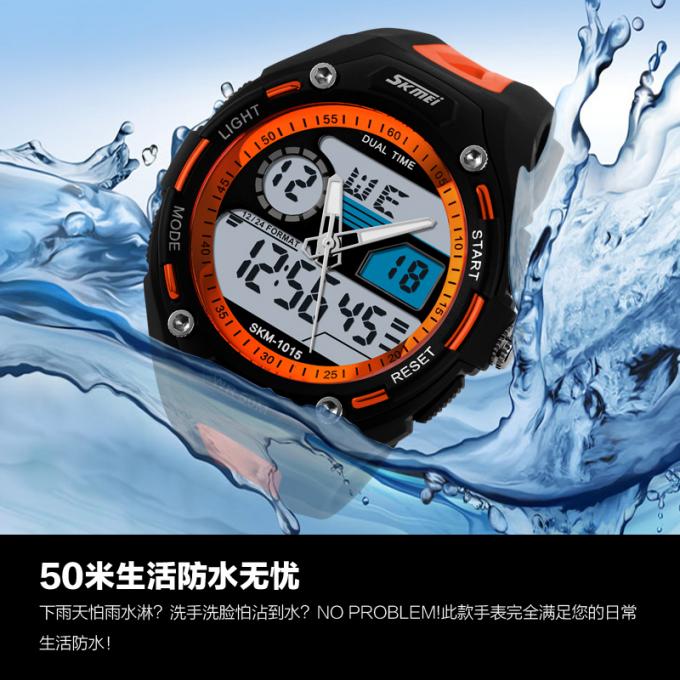 日本の電池式の多機能のスポーツの腕時計 50m 防水カスタマイズされた色